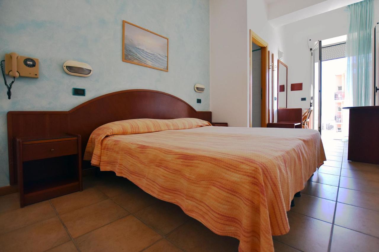 Hotel Europa Misano Adriatico Esterno foto