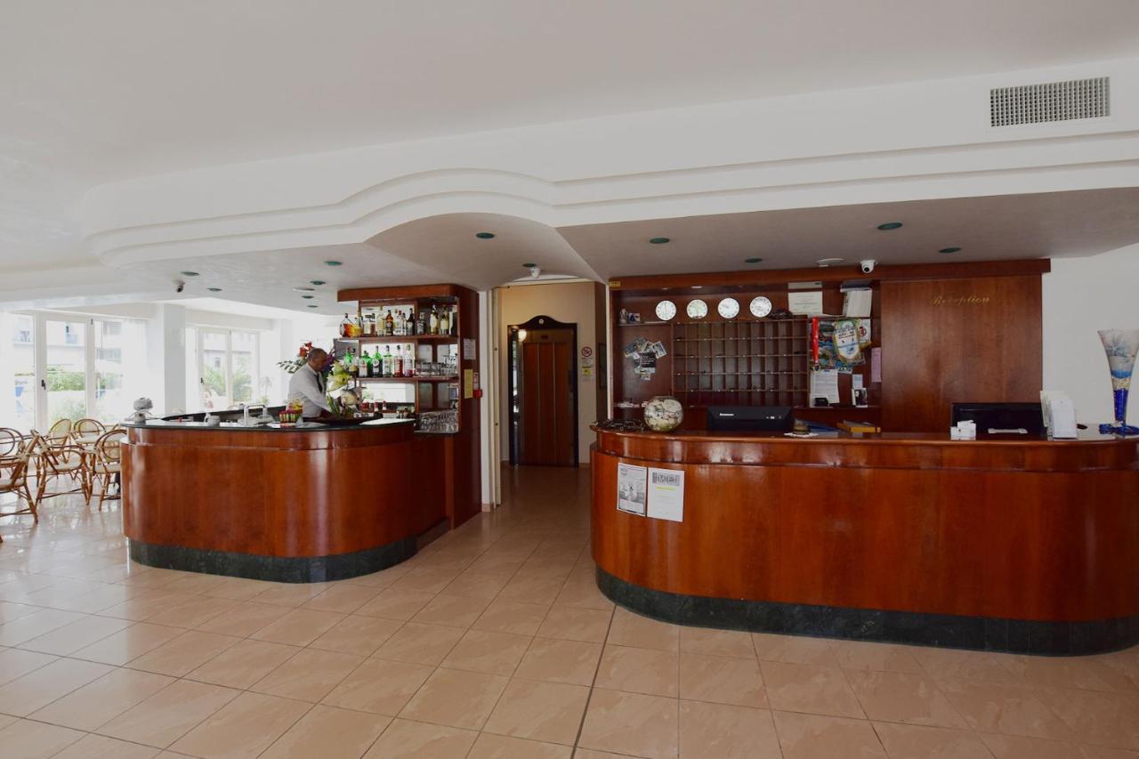 Hotel Europa Misano Adriatico Esterno foto